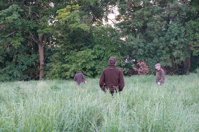 Mit Drohnenunterstützung wird der Liegeort des Kitzes gefunden.