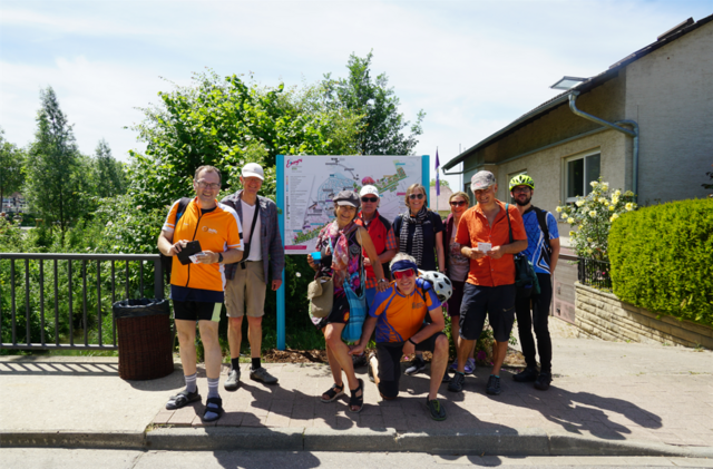 Ein Gruppenfoto bei Ankunft ist Pflicht. | Foto: Stefan Brandtner