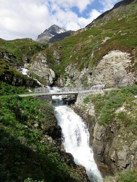 Hier stürzt der Klosterbach in den Silvretta-Stausee
