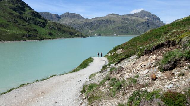 Unten am Stausee