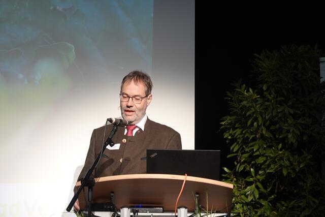 Der Landesjägermeister Dr. Friedmann begrüßte die Jägerinnen und Jäger gleich zu Beginn der Veranstaltung um 9 Uhr.