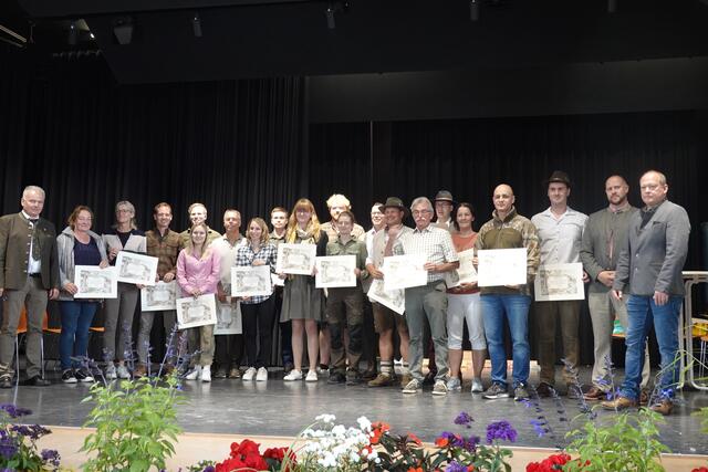 Der Ausbildungsjahrgang 2019/2020 erhielt den Jägerbrief.