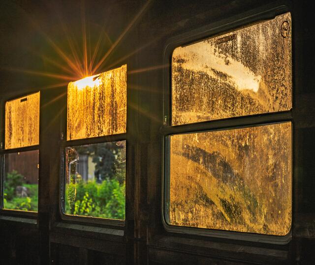 Sonnenuntergang im Eisenbahnwagon Bieringen