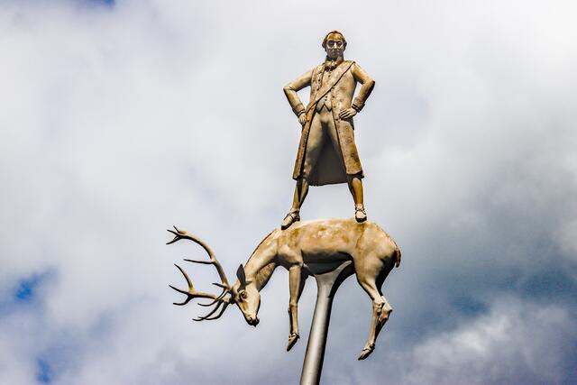 Hölderlin im Kreisverkehr: Herzog Carl Eugen