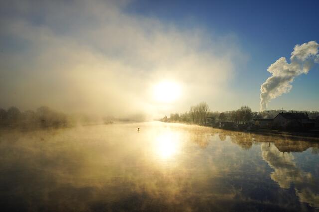 Blick vom Lauffener Wehr bei Morgennebel