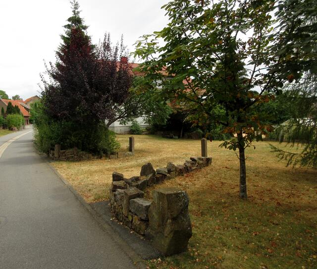 Ob die Mauerreste vom Kloster sind? Hier war jedenfalls kein Schild.
