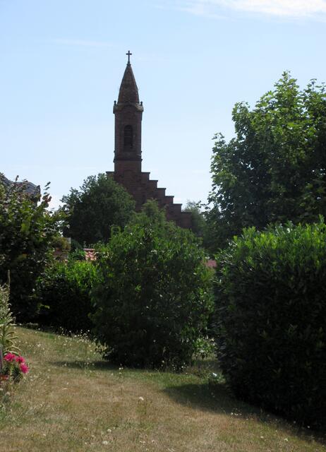 Die Gruppe wechselte auf den zweiten Pfad an diesem Sonntag und ließ sich von der Kirche in Wagenschwend beeindrucken.