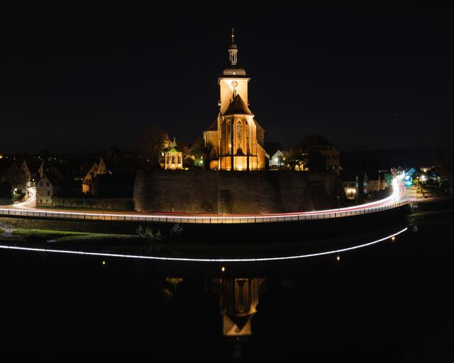 Regiswindiskirche bei Nacht
