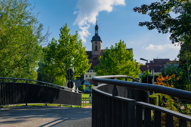 Blick auf die Kirche..