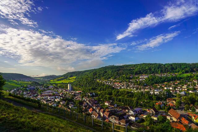 Aussicht auf das Kochertal von der Ruine Lichteneck in Ingelfingen