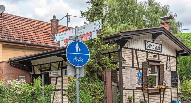 Die Speisekarte des Biergartens Schozacher Bahnhöfle bietet lustige Namenskreationen. | Foto: Erwin Weigend