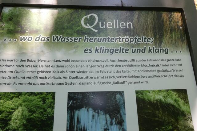 Das mittlere Bild zeigt, wie das Wasser im Winter zu Eiszapfen gefriert.