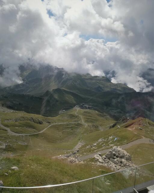 Beeindruckendes Wolkenmeer am Gipfel des Nebelhorns
