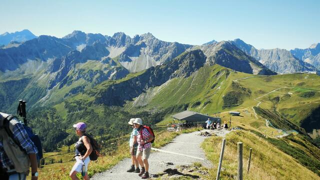 Eine traumhafte schöne Bergkulisse -  wie man es sich fast nicht schöner und gewaltiger vorstellen könnte.