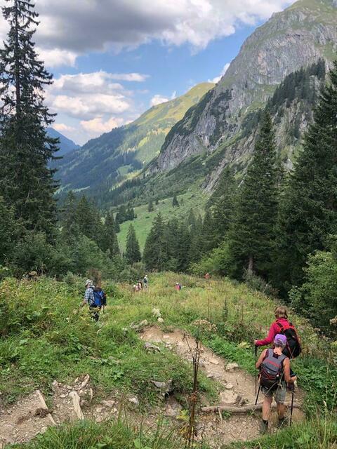 Natur pur soweit das Auge reicht - das Bärgundtal.