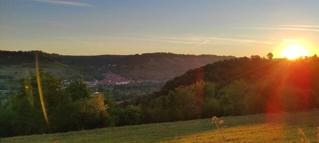 Sonnenaufgang mit Blick auf Ingelfingen im Kochertal
