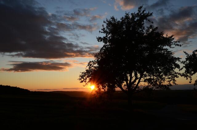 Sonnenuntergang bei Vogelsberg