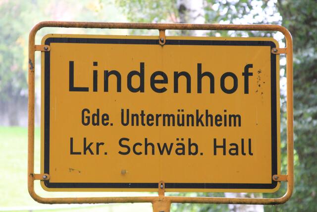 Lindenhof erreicht. Jetzt weiter links vorbei