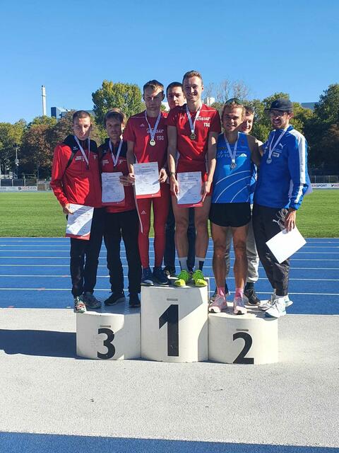 Unsere Männermannschaft bei der Siegerehrung