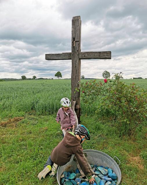 „Quelle des Lebens“ heißt die Station am Wasserturm Halberg, die sich auch zum Spielen anbietet. | Foto: Sarah Peters