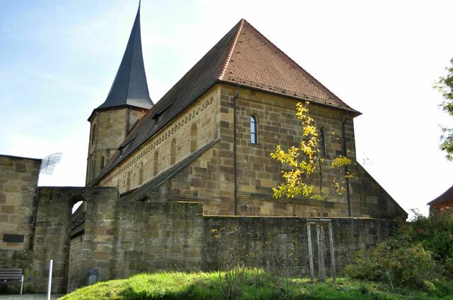 Johanneskirche. Flachgedeckte romanische Basilika der Stauferzeit (um 1200). | Foto: Daniela Somers