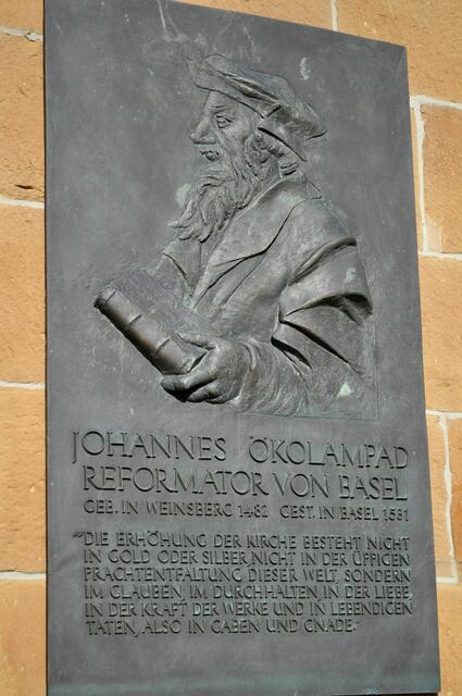 Gedenkstein für Johannes. Nach dem die Kirche benannt wurde. | Foto: Daniela Somers