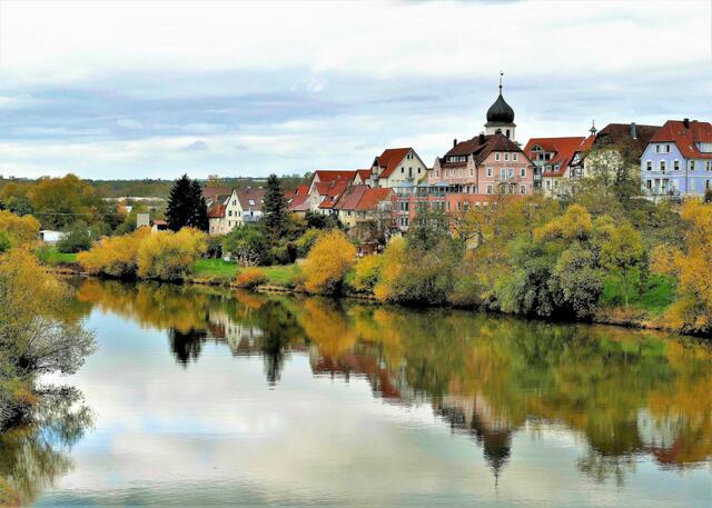 Jagstfeld mit Wendelinsturm
