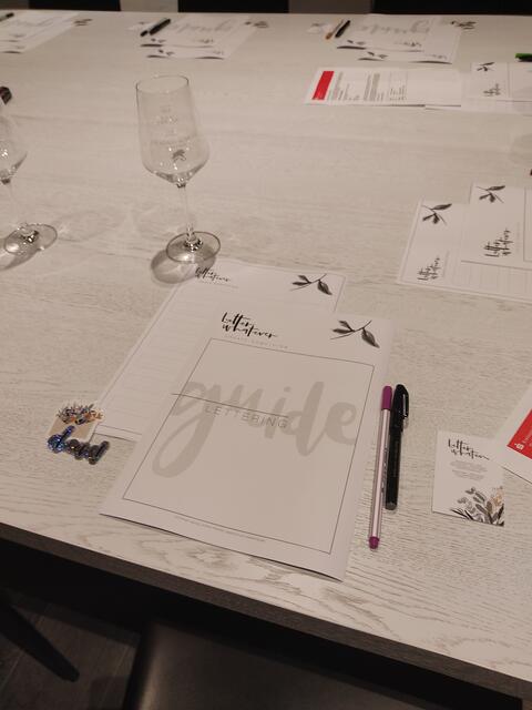 Arbeitsmaterial wurde gestellt. | Foto: Daniela Somers