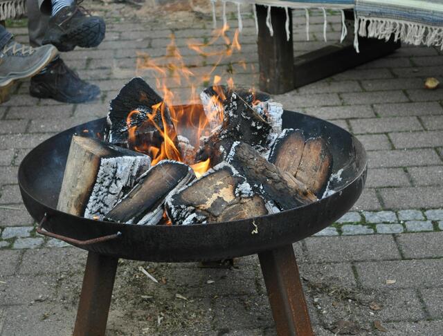Feuerstelle zum Aufwärmen | Foto: Daniela Somers