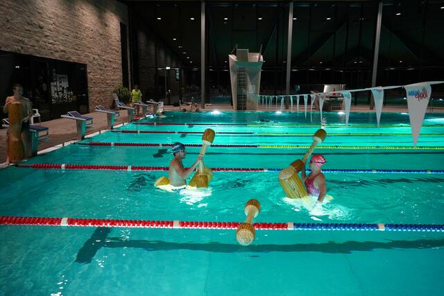 letzte Chance Punkte zu verdienen - das lustigste Spiel des Abends 
Moritz Bickel / Lara Sontopski 