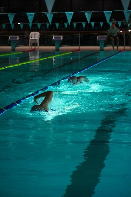 den Gegner im Nacken 