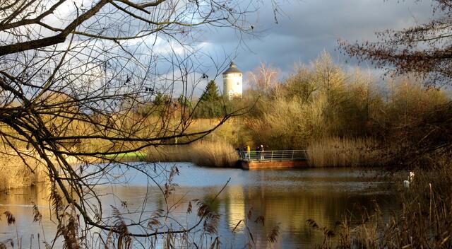 Durch den starken Wind und die Bewölkung, zauberte die Sonne innerhalb von Minuten ganz unterschiedliche Stimmungen in den Ziegeleipark