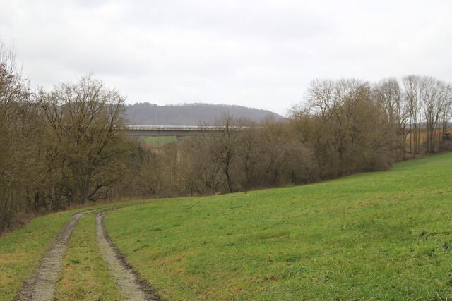 und runter in die Klinge zum Schmiedbach | Foto: Ralf Röser