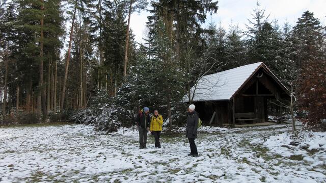 Hütte beim Kanapee, wird vom Forst genutzt