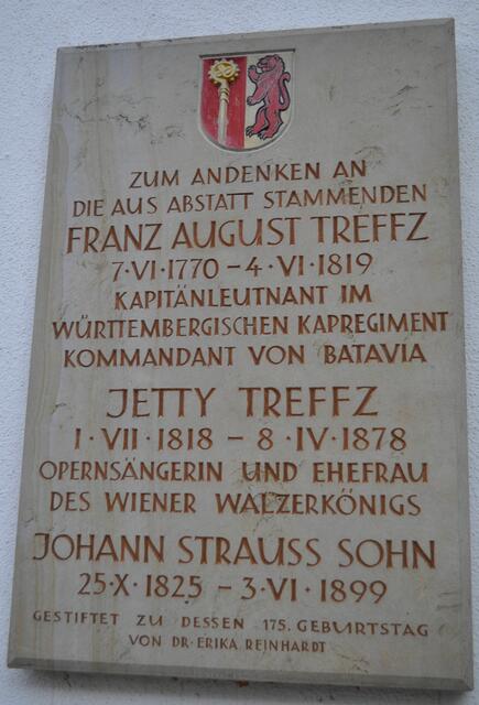 Gedenktafel am alten Rathaus. Da sieht man mal wer alles mit so einem kleinen Ort verbunden ist. | Foto: Daniela Somers