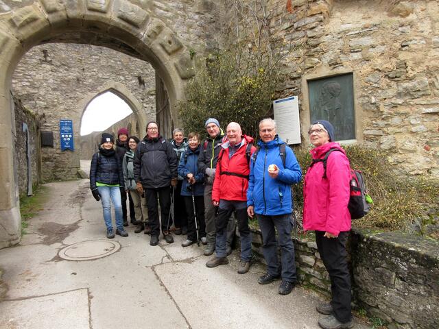 1825 war Hauff auf der Burg zu Gast und schrieb da den Roman "Lichtenstein"
