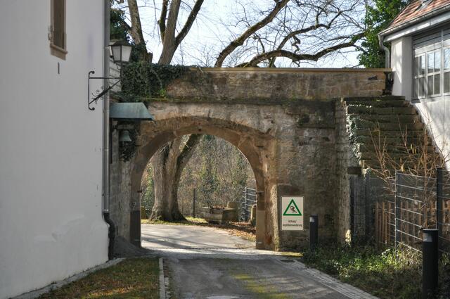 Hier gehts wieder raus aus dem Anwesen. | Foto: Daniela Somers