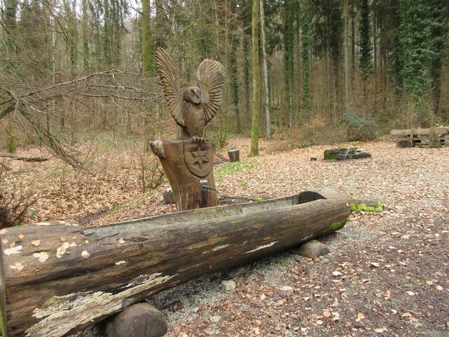 Brunnen und Rastplatz im Fünfmühlental