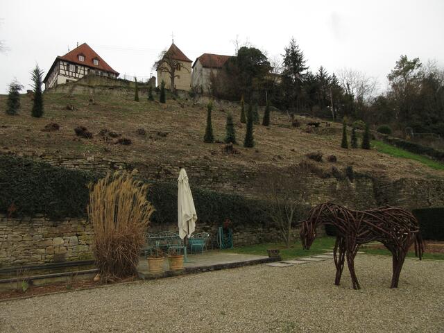 Blick hinauf zur Burgkapelle Heinsheim, wo wir am Mittwoch auch verweilten. In der Pension Spatzennest bekamen auch die Nachzügler einen Stempel.