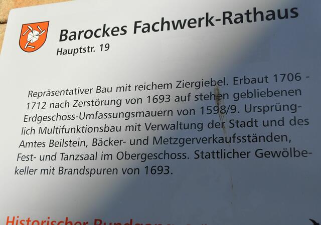 Tafel am Rathaus | Foto: Daniela Somers