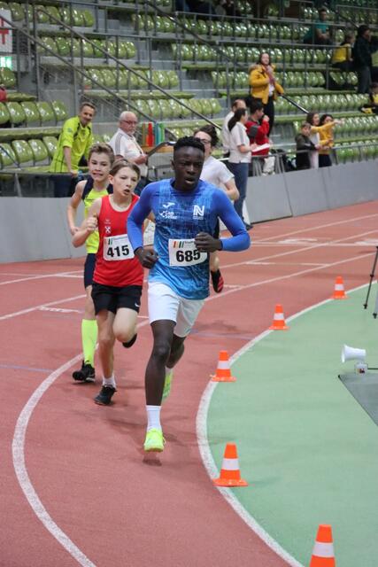 Schlusssprint zum Sieg beim 800m von Cedric Riecker | Foto: Eigenes Bild