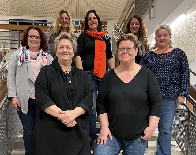 Ausschuss 2023 des Fördervereins: 
vorne v. li.: Vorstandschaft Claudia Block und Petra Vogt; 
dahinter: S. Groß (Beisitzerin), A. Häusele (Schriftführerin), S. Frölich (Kassiererin), K. Häusele (Öffentlichkeitsarbeit), M. Blutbacher (Beisitzerin)
