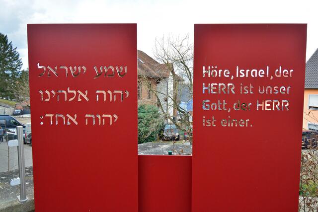 Zwischen Johanneskirche und ehemaliger Synagoge die Verbindung der Religionen | Foto: Michael Harmsen