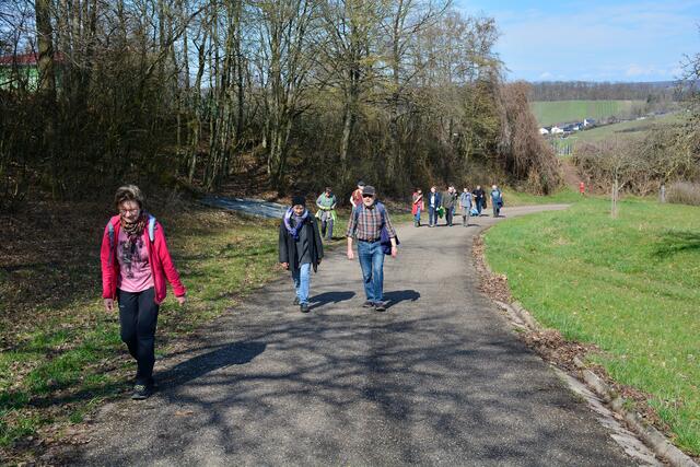 Auf zur Kirschenallee und zum Vesper | Foto: Michael Harmsen