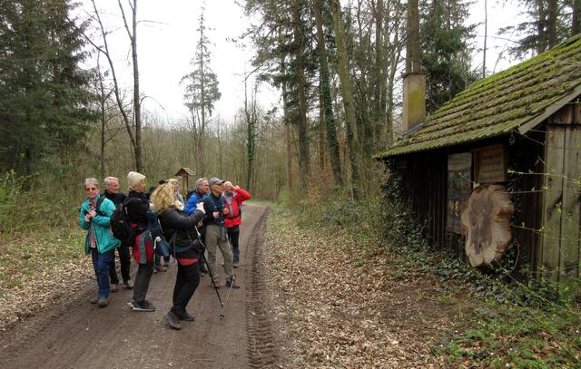 Vorbei am Arboretum trifft man auf die ehemalige Pflanzschule, die Zankhauhütte.