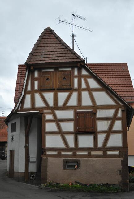 Das schiefe Haus. In früheren Zeiten war es einfach wichtig innerhalb der Stadtmauern jeden Winkel auszunützen. Und so entstand wohl dieses Haus. | Foto: Daniela Somers