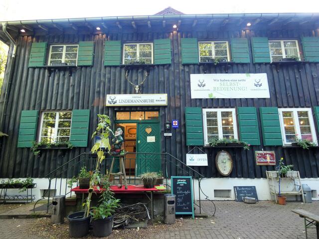 Am Forsthaus Lindemannsruhe endet unsere heutige Tagesetappe bei einer schönen Einkehr