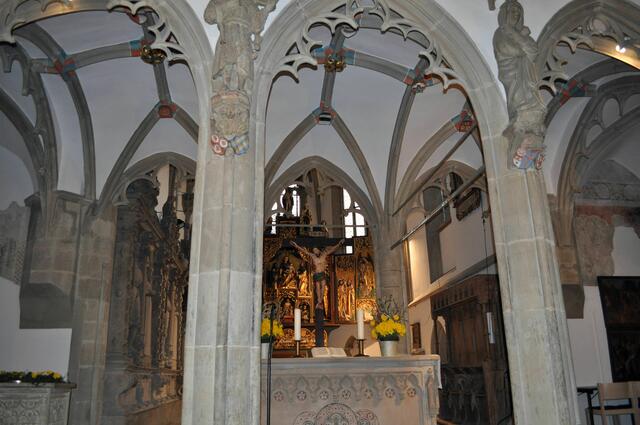 Die ganze Kirche hat schöne Steinmetzarbeiten und Bemalungen. | Foto: Daniela Somers