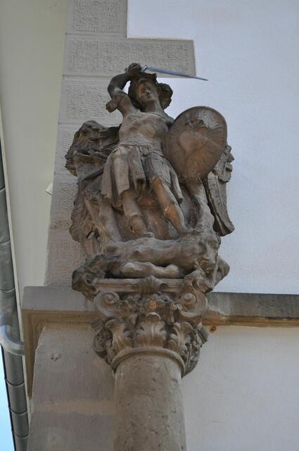 Barocke Heiligenfigur. Hl. Michael stammt aus dem Jahr 1751 | Foto: Daniela Somers