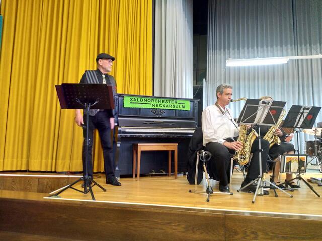 Als baritonaler Sänger wartet hier Gerhard Haag auf seinen Einsatz. | Foto: eigenes Foto